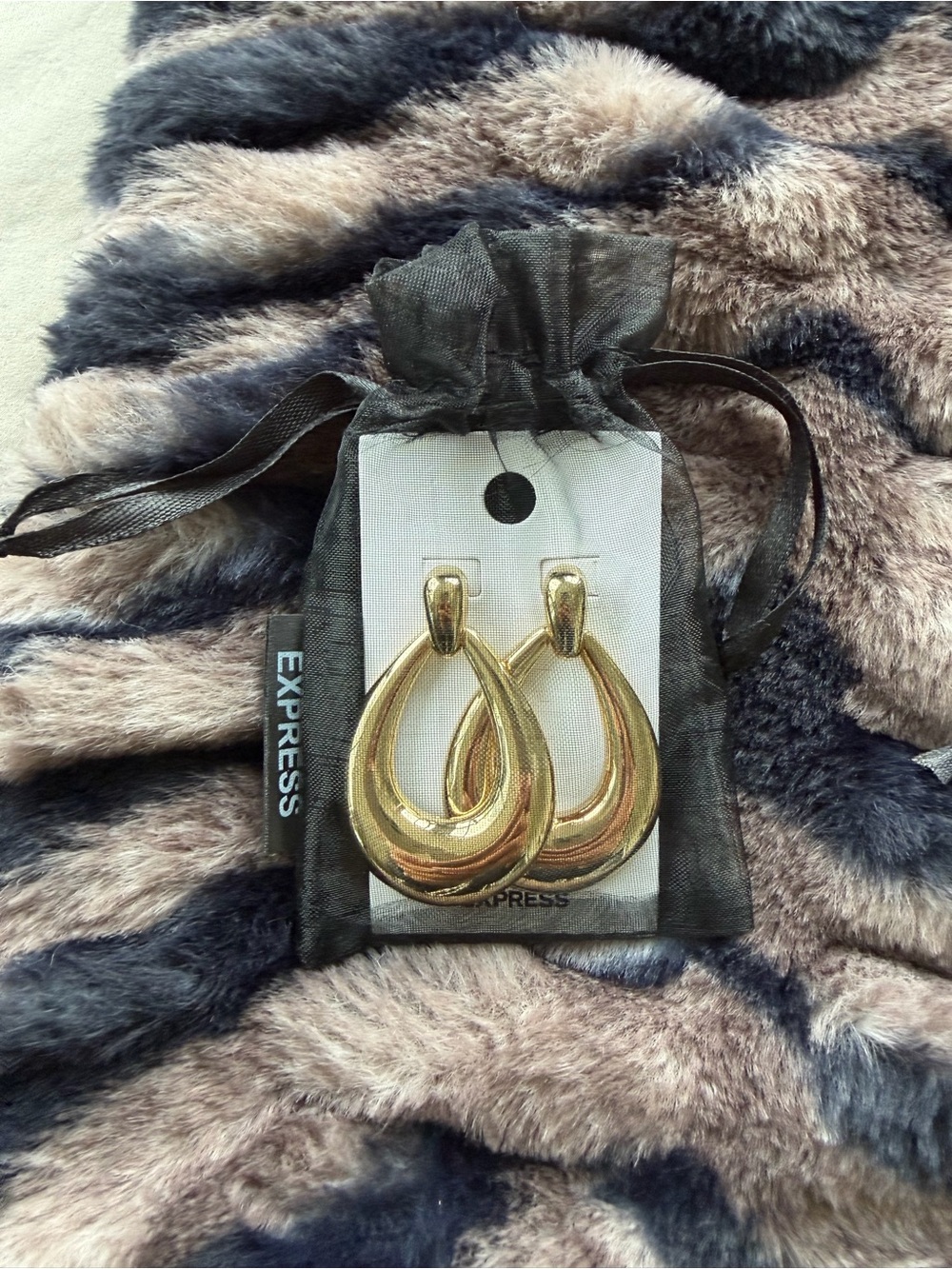 Express Gold Teardrop Hoop Earrings